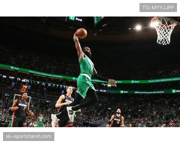 杰伦·布朗无球切入效率提升，拉开与同级3D侧翼差距