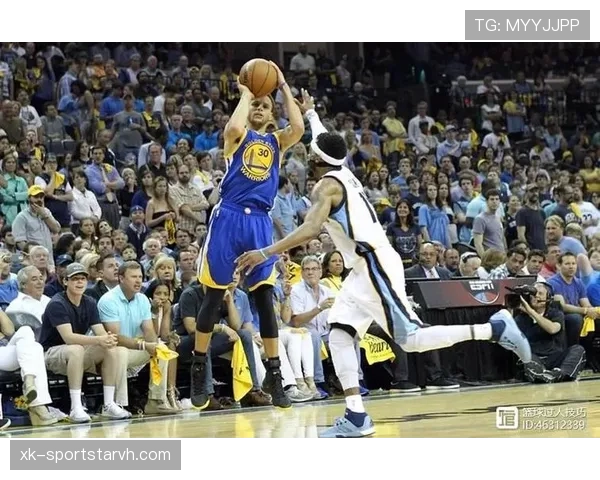 怀特利用挡拆制造空间 拉开进攻差距提升得分效率