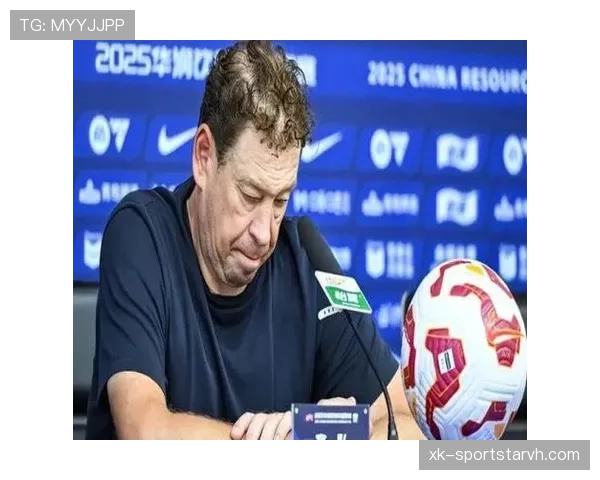 球迷不满上海申花低迷状态，谁能拯救这支战术混乱的球队？